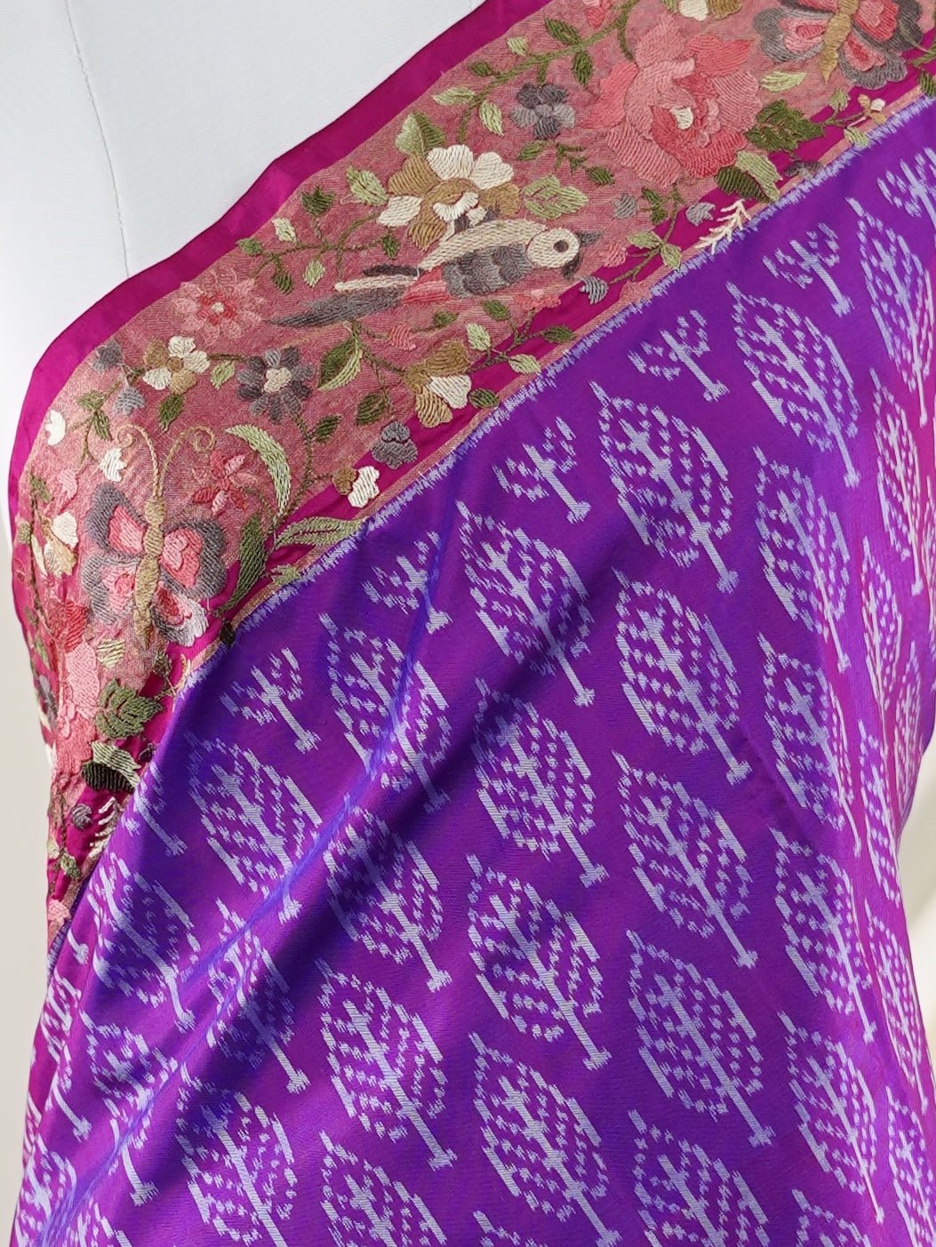 Pochampally Lavender 100% Pure Silk  - Manoranjitham Weaves - Handloom Store