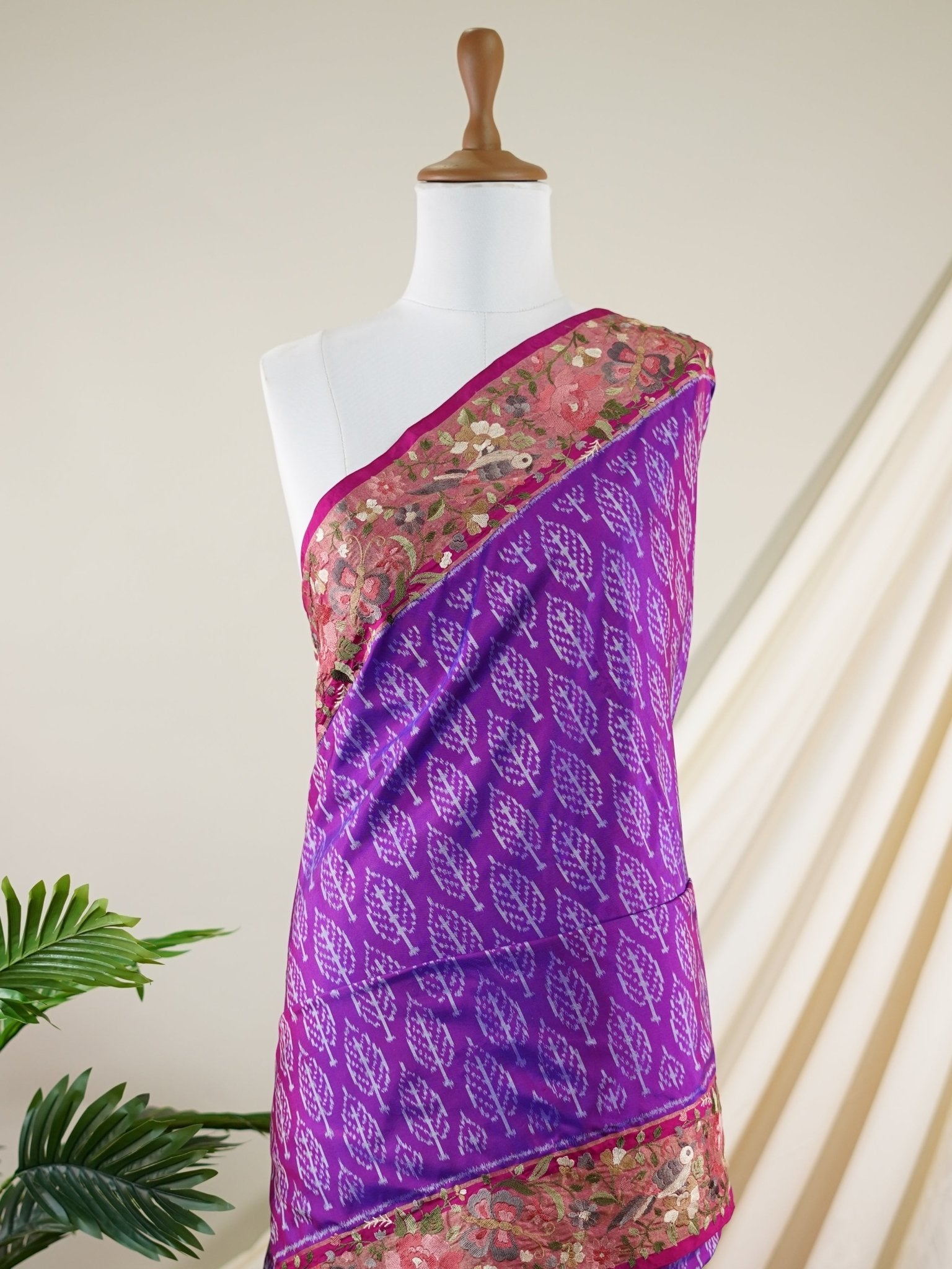 Pochampally Lavender 100% Pure Silk  - Manoranjitham Weaves - Handloom Store
