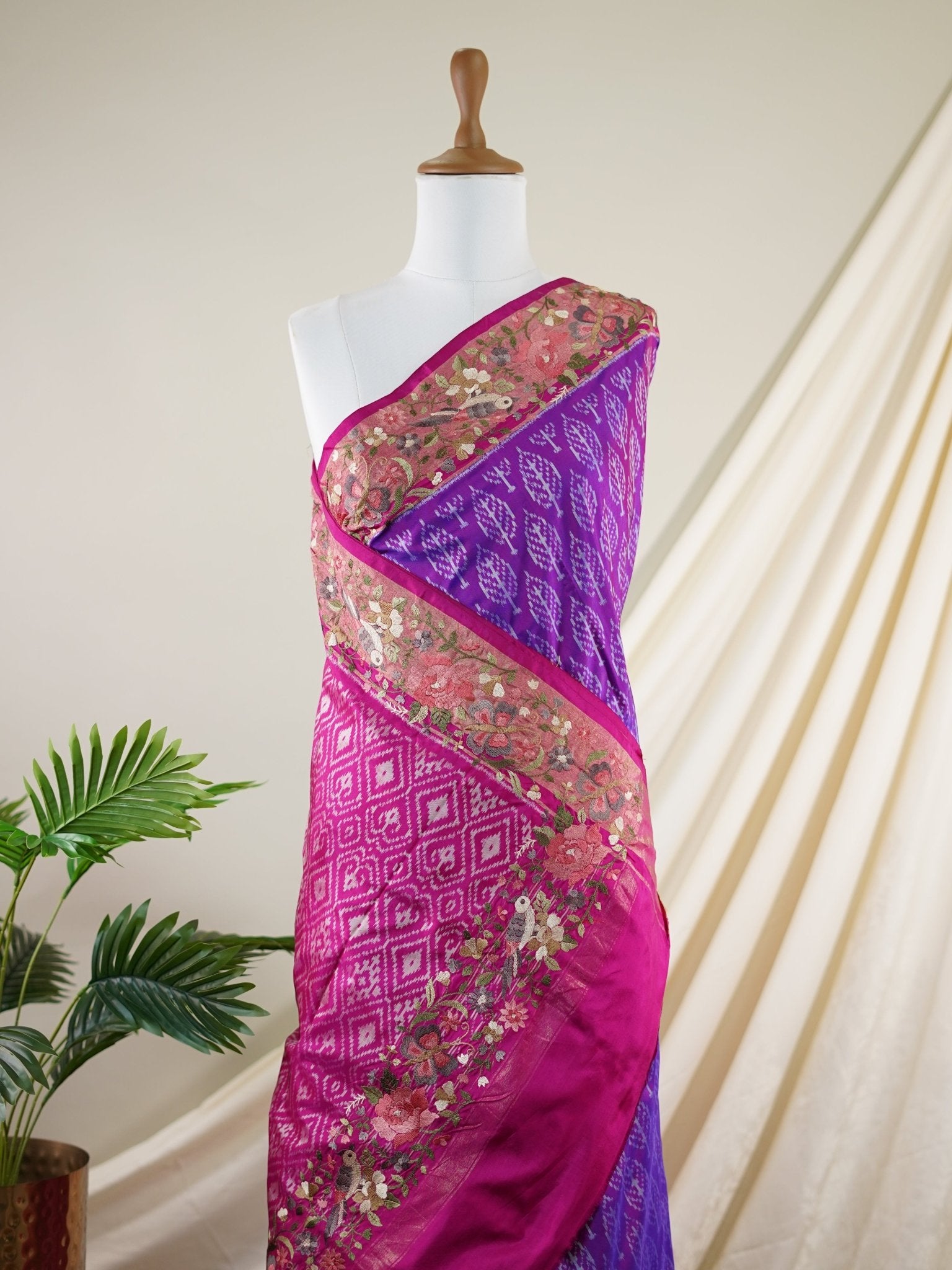 Pochampally Lavender 100% Pure Silk  - Manoranjitham Weaves - Handloom Store