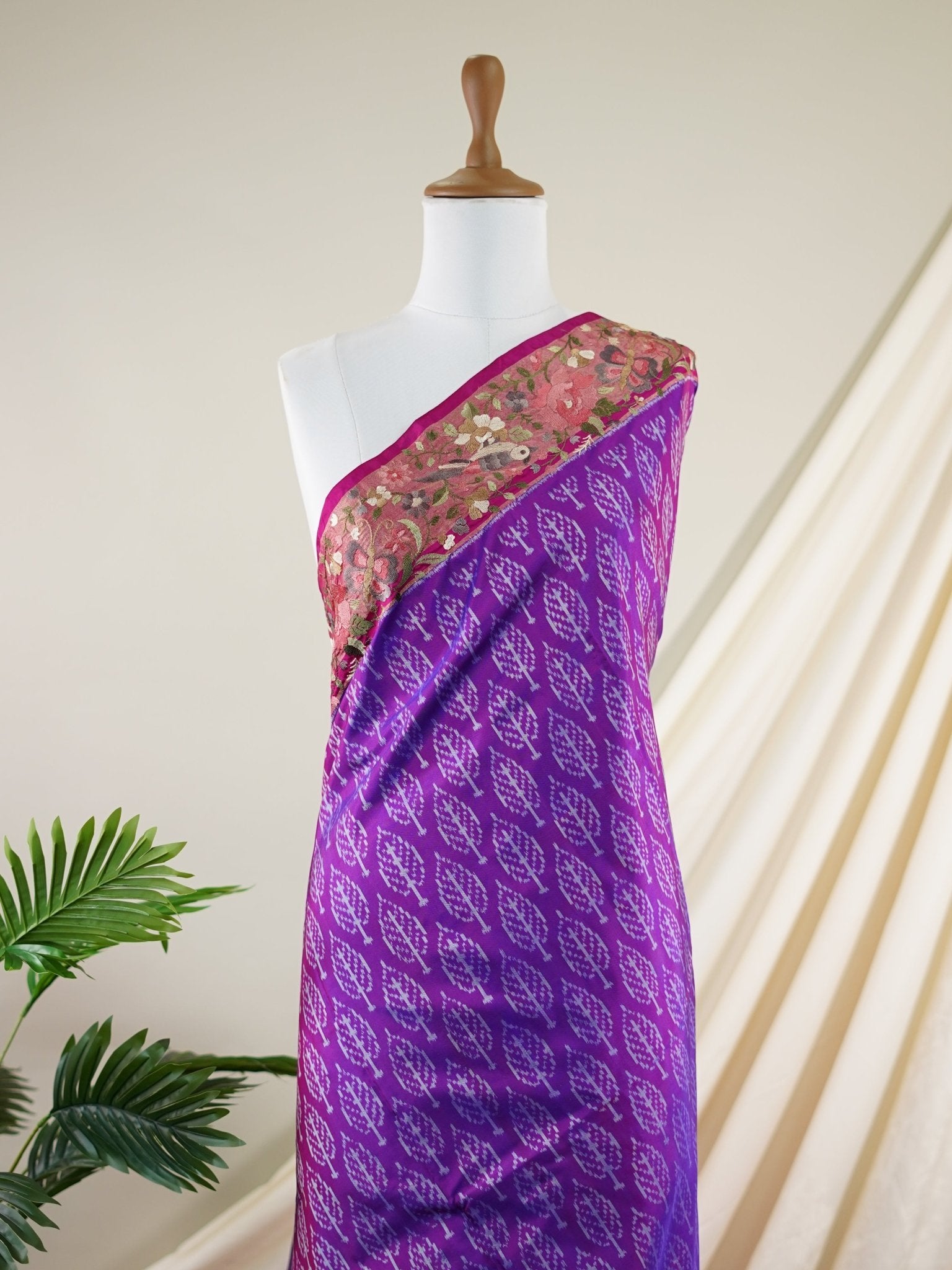 Pochampally Lavender 100% Pure Silk  - Manoranjitham Weaves - Handloom Store