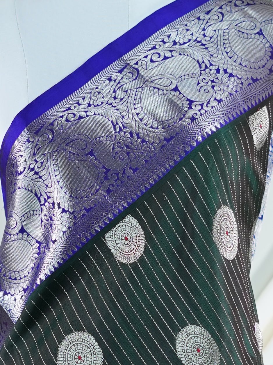 Venkatagiri Silk Bottle green 100% Pure Silk  - Manoranjitham Weaves - Handloom Store