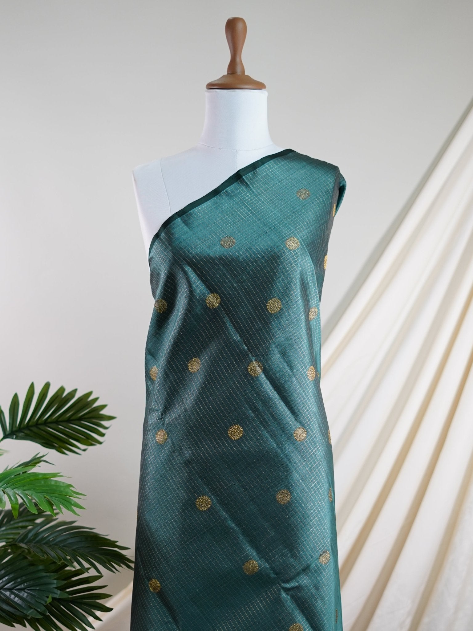 Kanchipuram Silk Green 100% Pure Silk  - Manoranjitham Weaves - Handloom Store