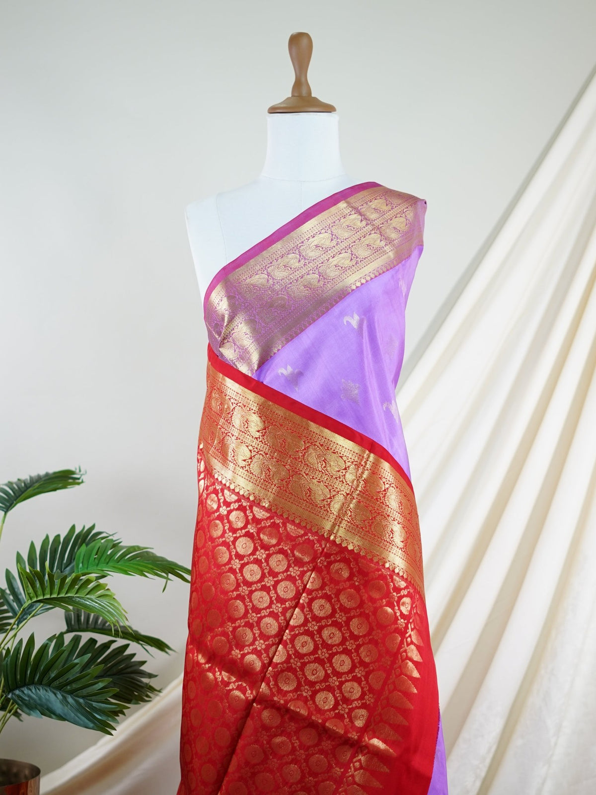 Venkatagiri Silk Purple 100% Pure Silk  - Manoranjitham Weaves - Handloom Store