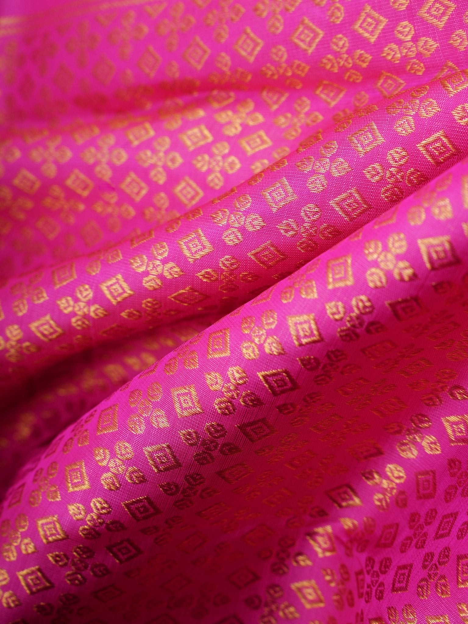 Kanchipuram Silk  100% Pure Silk  Manoranjitham Weaves - Handloom Store