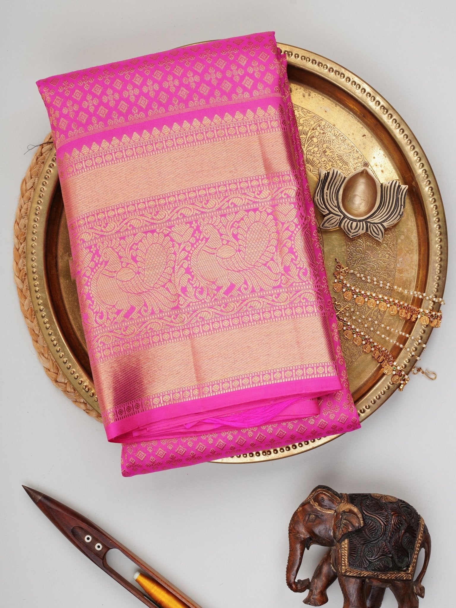 Kanchipuram Silk  100% Pure Silk  Manoranjitham Weaves - Handloom Store