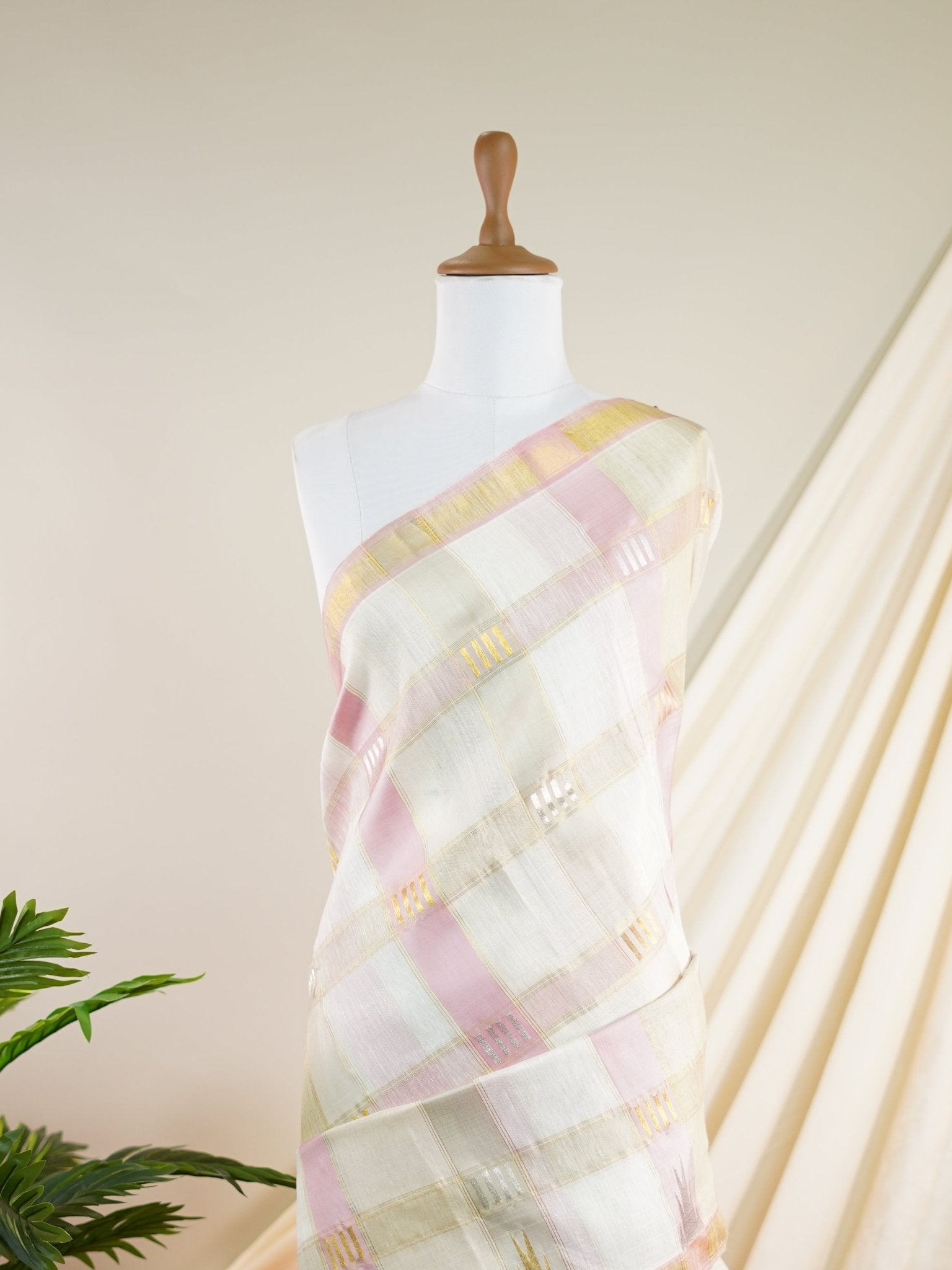 Kanchipuram Silk Pink 100% Pure Silk  - Manoranjitham Weaves - Handloom Store
