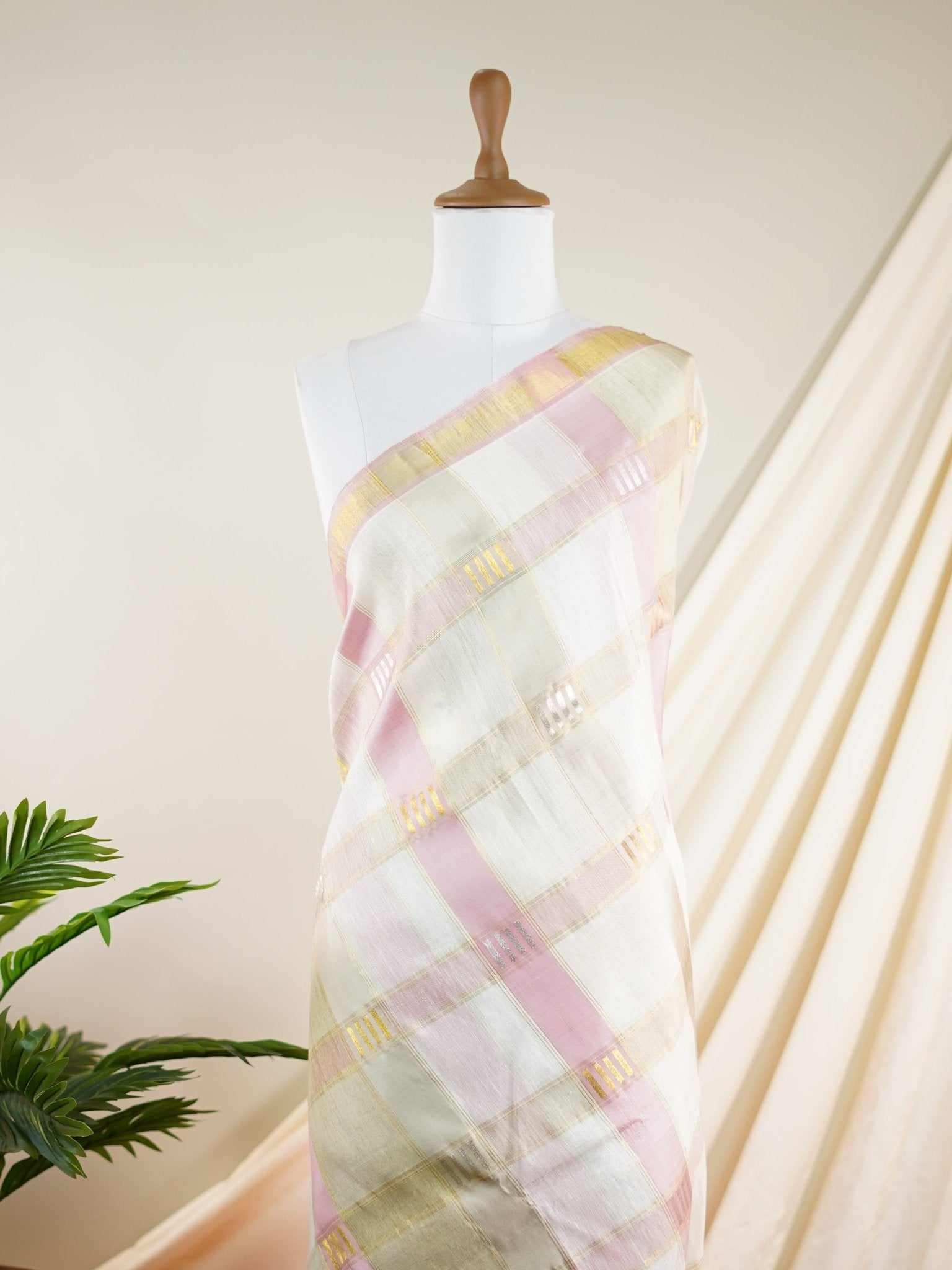 Kanchipuram Silk Pink 100% Pure Silk  - Manoranjitham Weaves - Handloom Store