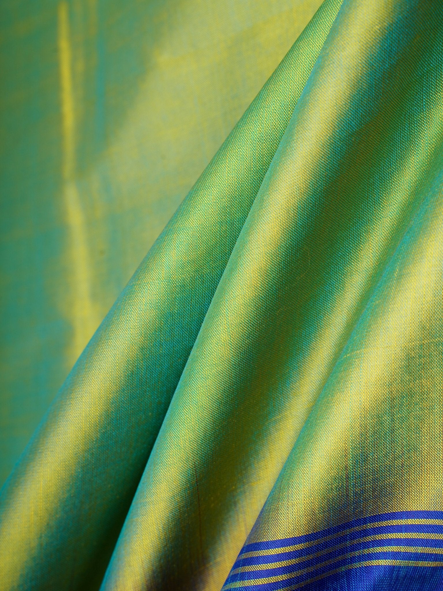 Narayanpet Green 100% Pure Silk  Manoranjitham Weaves - Handloom Store