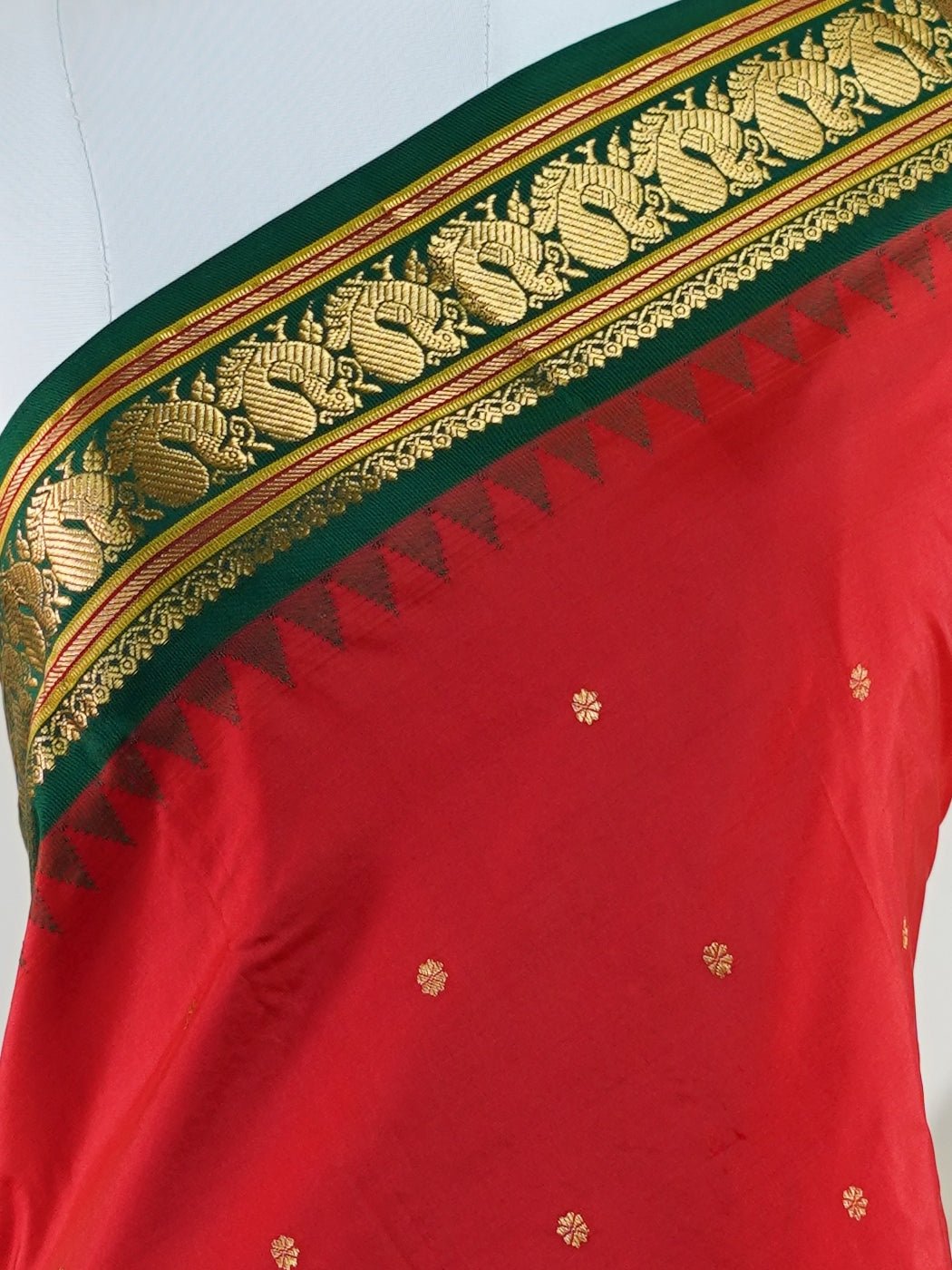 Narayanpet Red 100% Pure Silk  - Manoranjitham Weaves - Handloom Store