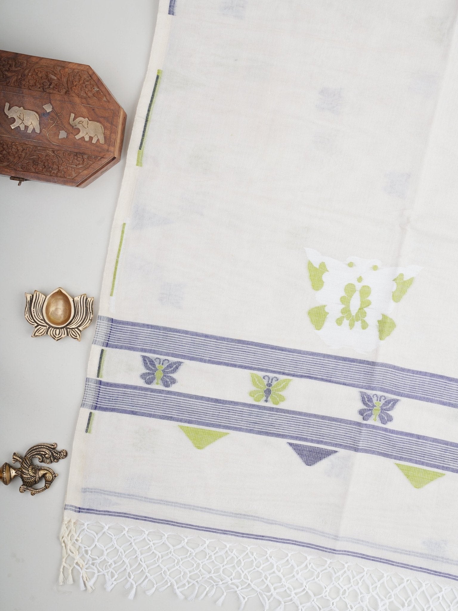 Cotton White 100% Pure Cotton Manoranjitham Weaves - Handloom Store