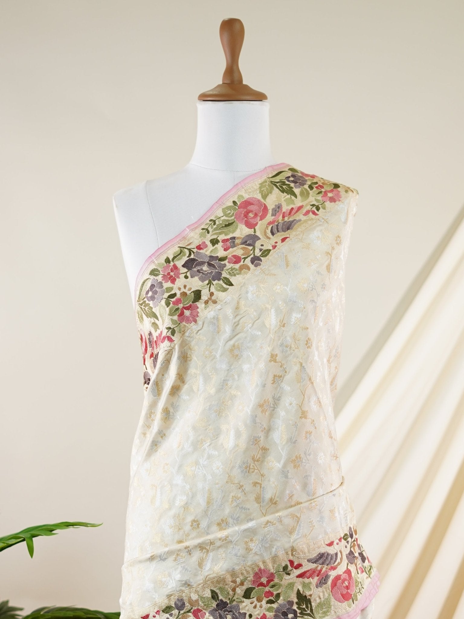 Katan Silver 100% Pure Silk  - Manoranjitham Weaves - Handloom Store