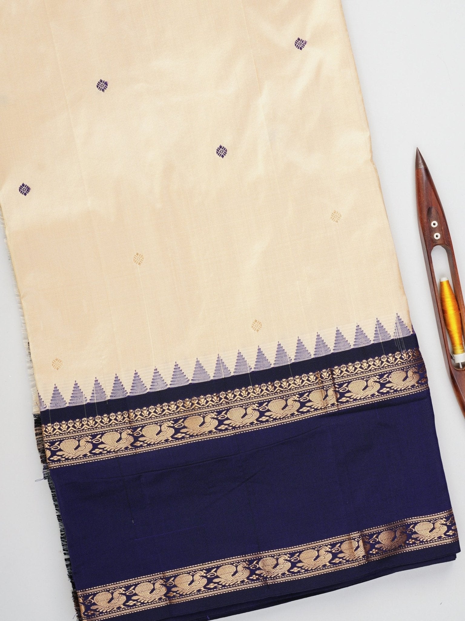 Narayanpet  100% Pure Silk  Manoranjitham Weaves - Handloom Store