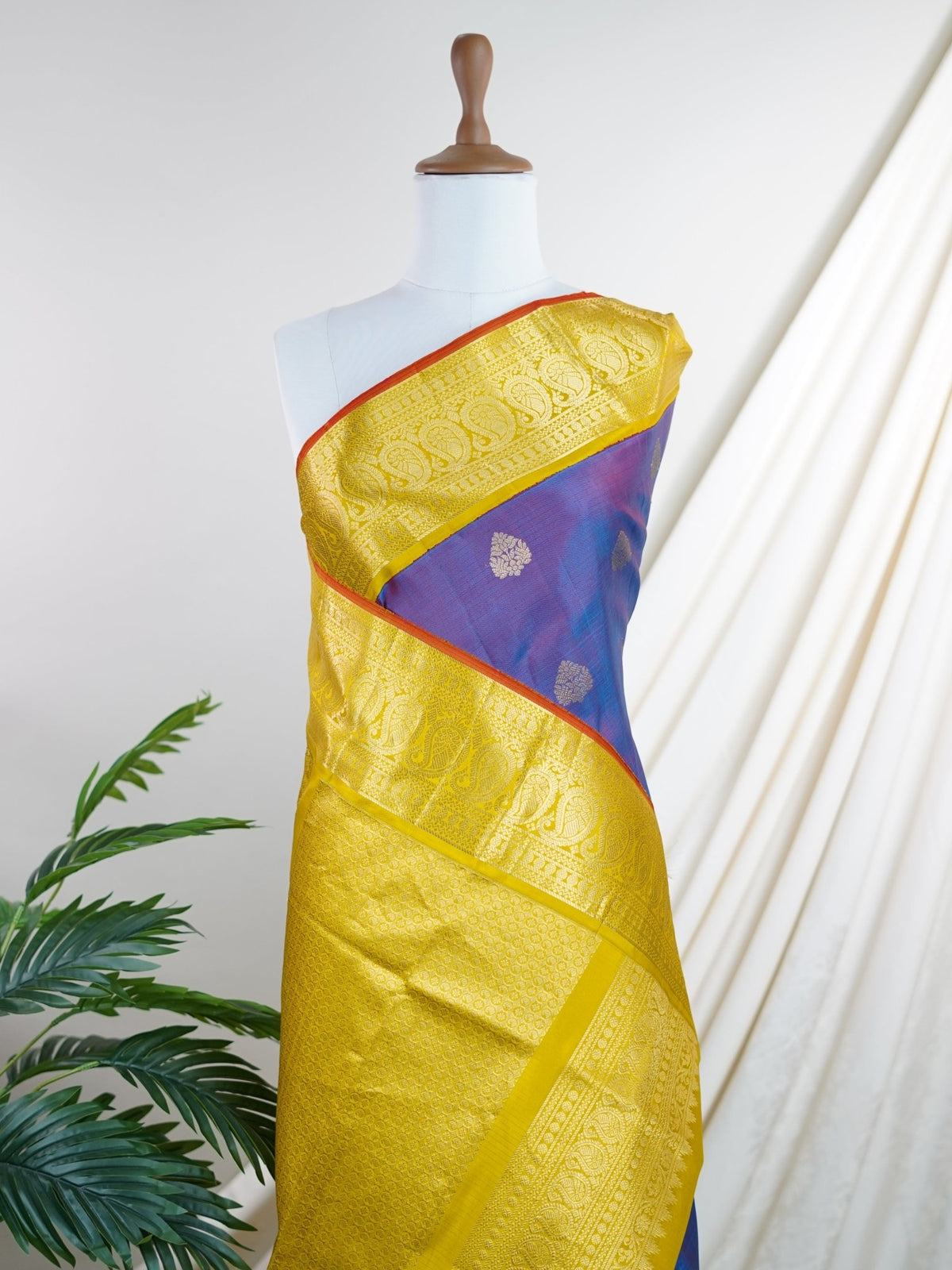 Gadwal Silk Peacock Blue 100% Pure Silk  - Manoranjitham Weaves - Handloom Store