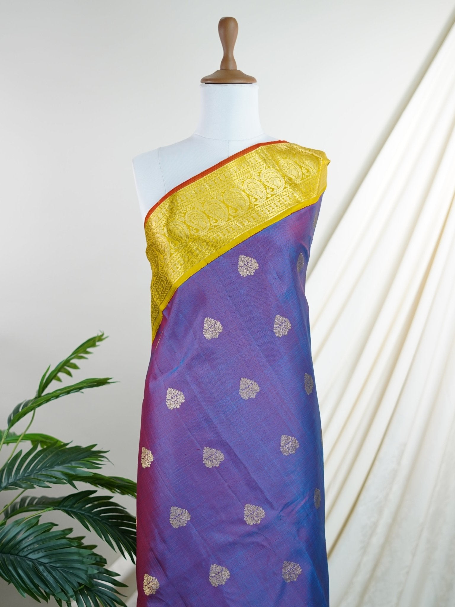 Gadwal Silk Peacock Blue 100% Pure Silk  - Manoranjitham Weaves - Handloom Store