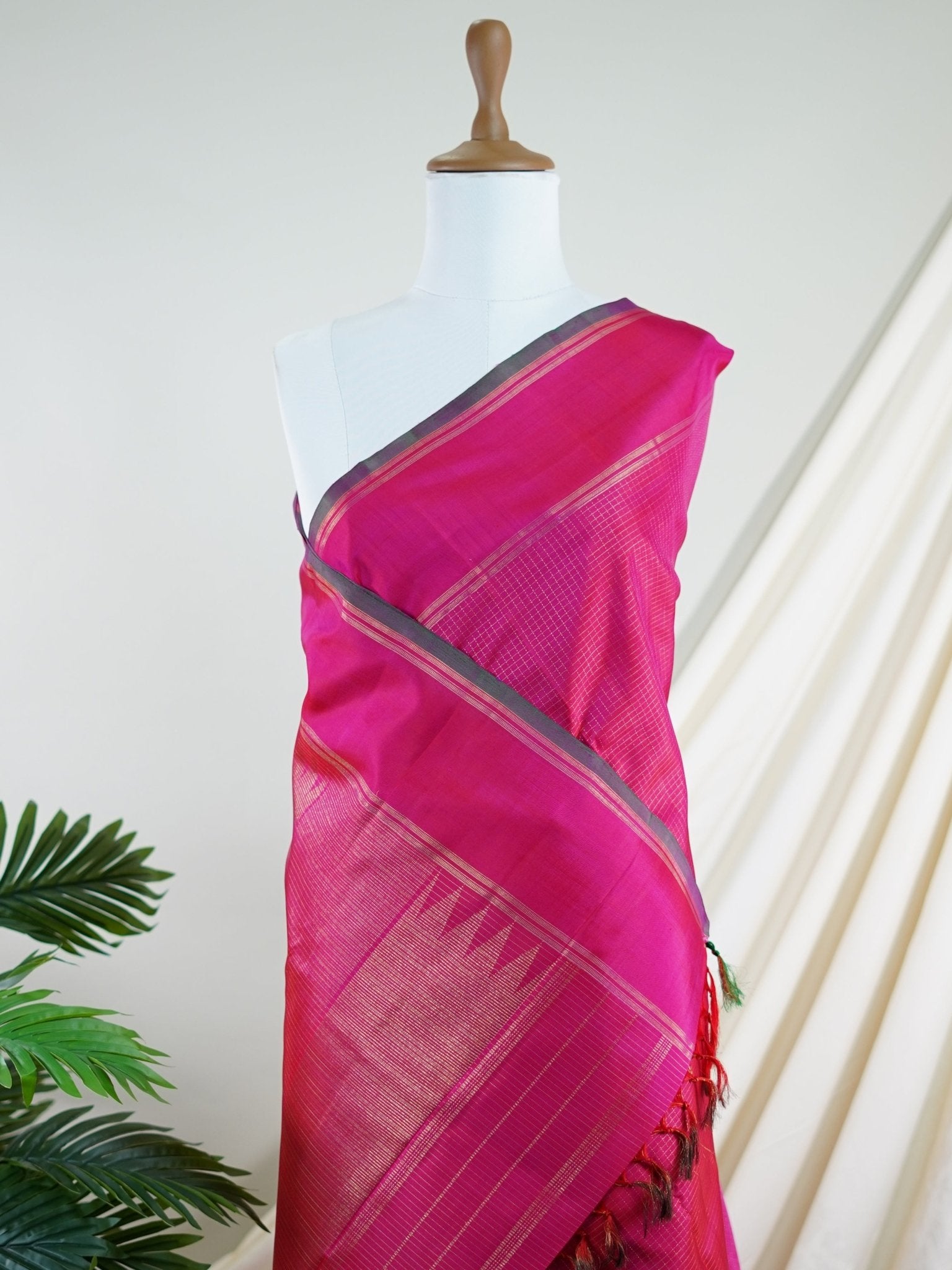 Kanchipuram Silk Pink 100% Pure Silk  - Manoranjitham Weaves - Handloom Store