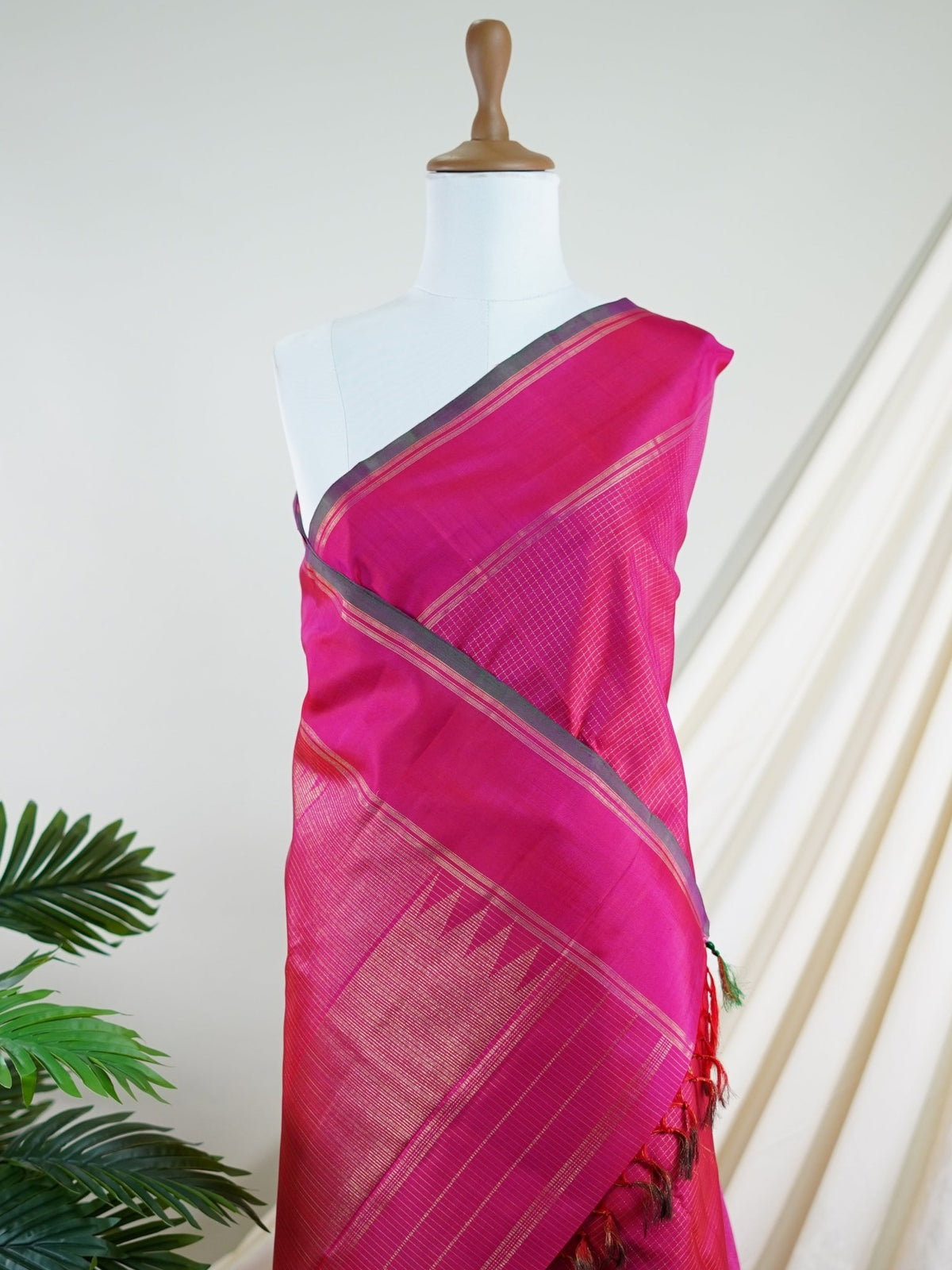 Kanchipuram Silk Pink 100% Pure Silk  - Manoranjitham Weaves - Handloom Store